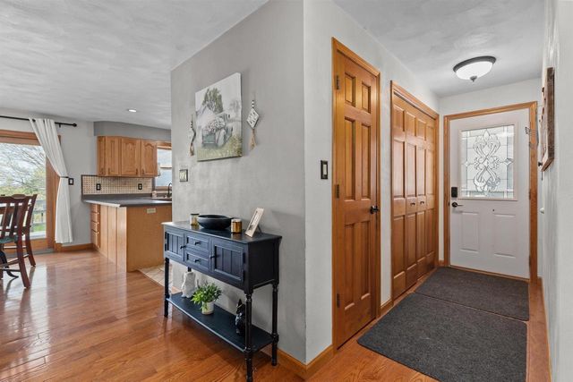 W8078 HILLCREST COURT, Hortonville, WI 54944
