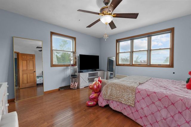 W8078 HILLCREST COURT, Hortonville, WI 54944