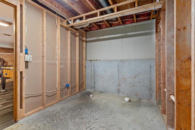 W8078 HILLCREST COURT, Hortonville, WI 54944