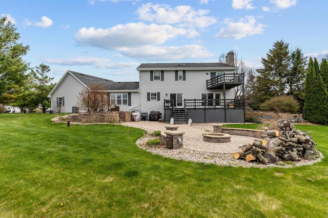 W8078 HILLCREST COURT, Hortonville, WI 54944