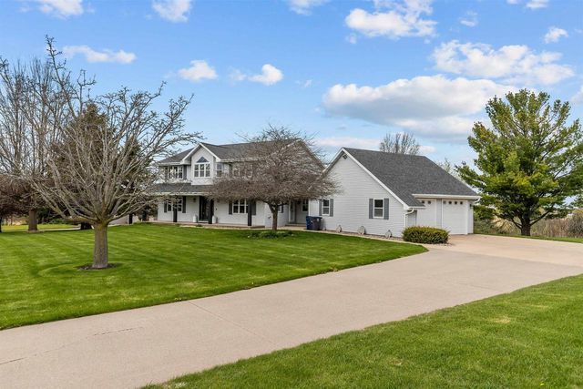 W8078 HILLCREST COURT, Hortonville, WI 54944