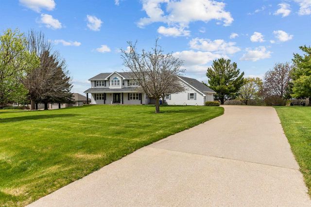 W8078 HILLCREST COURT, Hortonville, WI 54944