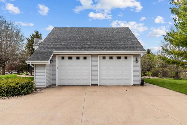 W8078 HILLCREST COURT, Hortonville, WI 54944