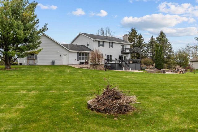 W8078 HILLCREST COURT, Hortonville, WI 54944