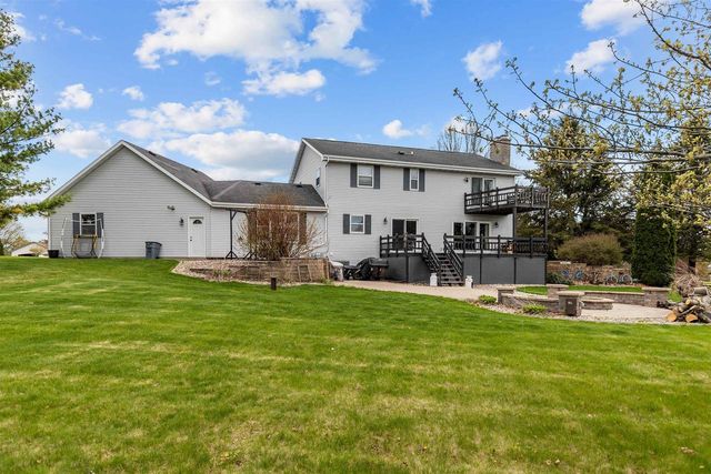 W8078 HILLCREST COURT, Hortonville, WI 54944