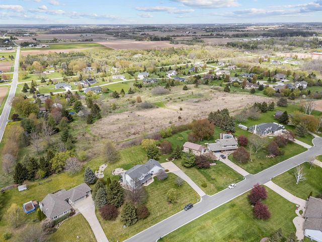 W8078 HILLCREST COURT, Hortonville, WI 54944