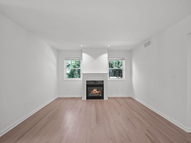 650 W Lincoln Street, Birmingham, MI 48009
