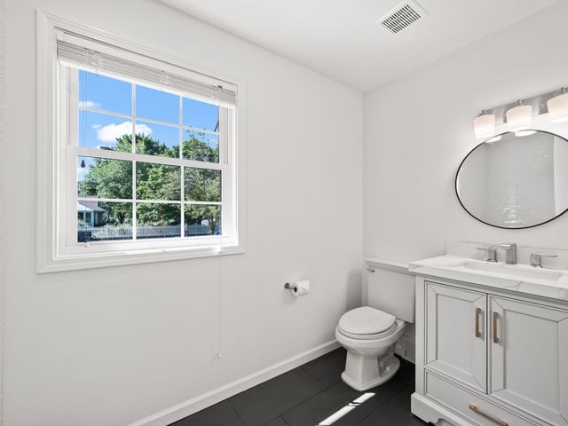 650 W Lincoln Street, Birmingham, MI 48009