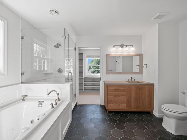 650 W Lincoln Street, Birmingham, MI 48009