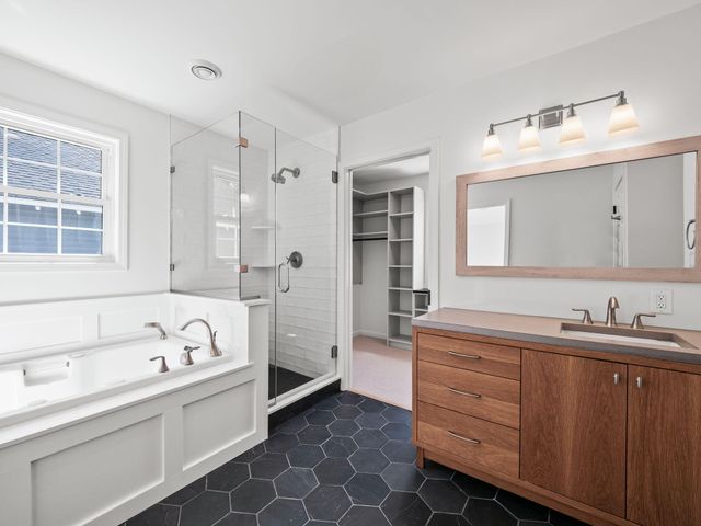650 W Lincoln Street, Birmingham, MI 48009