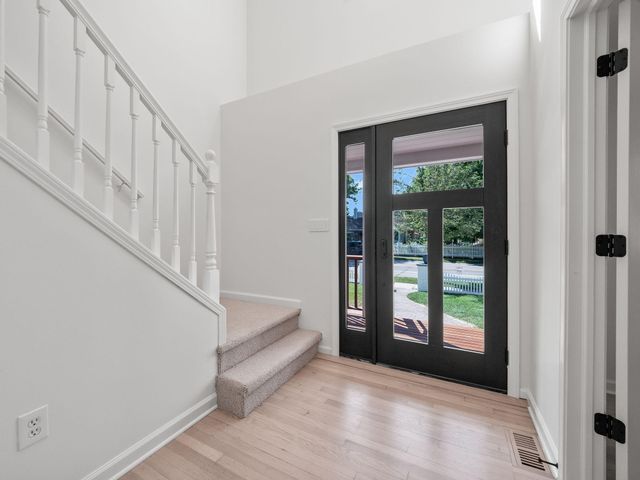 650 W Lincoln Street, Birmingham, MI 48009