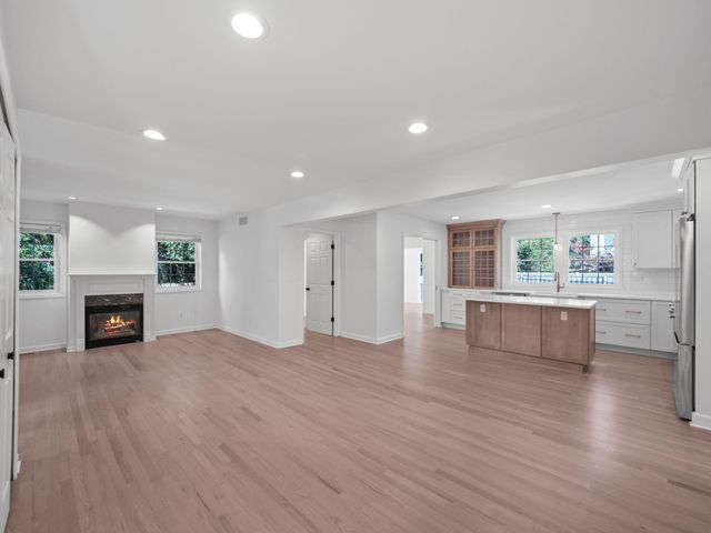 650 W Lincoln Street, Birmingham, MI 48009