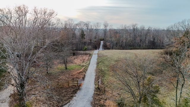 835 Mount Zion Rd, Decaturville, TN 38329