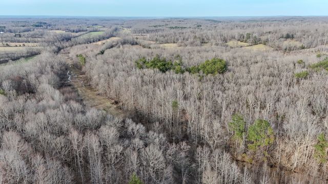 835 Mount Zion Rd, Decaturville, TN 38329