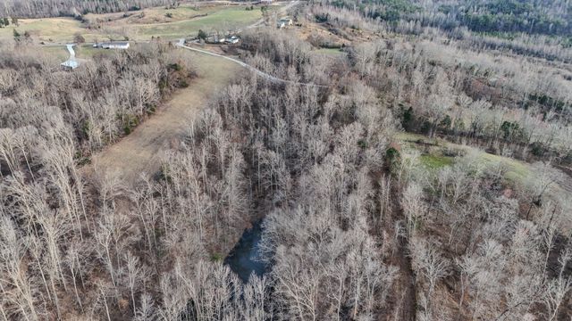 835 Mount Zion Rd, Decaturville, TN 38329