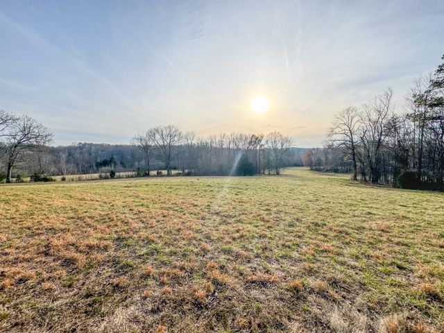 835 Mount Zion Rd, Decaturville, TN 38329