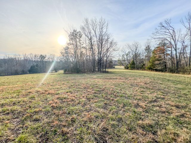 835 Mount Zion Rd, Decaturville, TN 38329