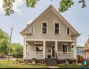 1021 S 1st Ave, Sioux Falls, SD 57105