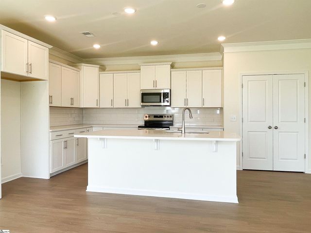 111 Pendergast Road, Greenville, SC 29605