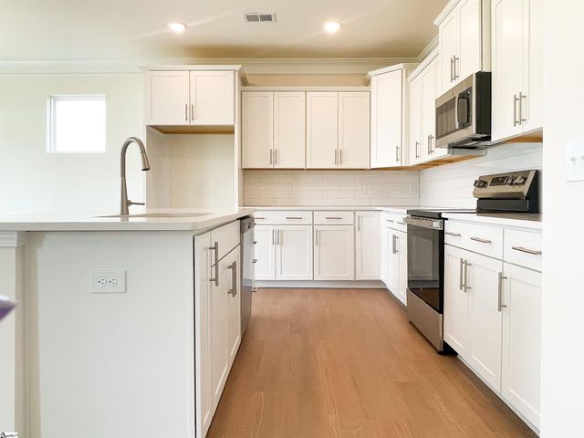 111 Pendergast Road, Greenville, SC 29605