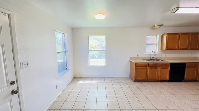 7632 Livvie Meador Lane, Dallas, TX 75227