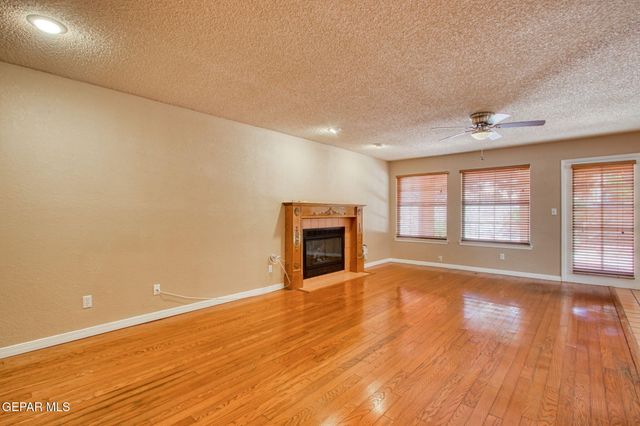 2258 Bill Horn Way, El Paso, TX 79936