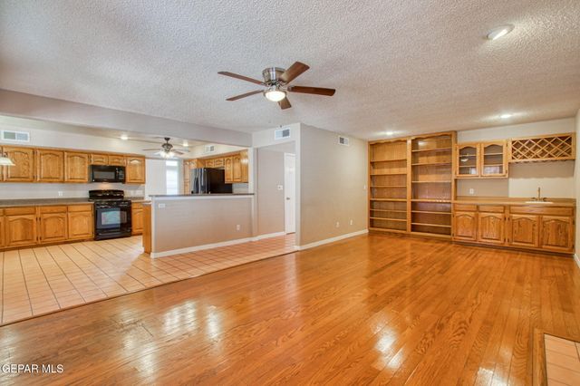 2258 Bill Horn Way, El Paso, TX 79936