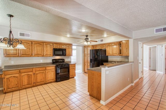 2258 Bill Horn Way, El Paso, TX 79936