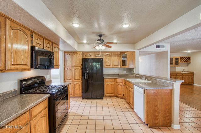 2258 Bill Horn Way, El Paso, TX 79936