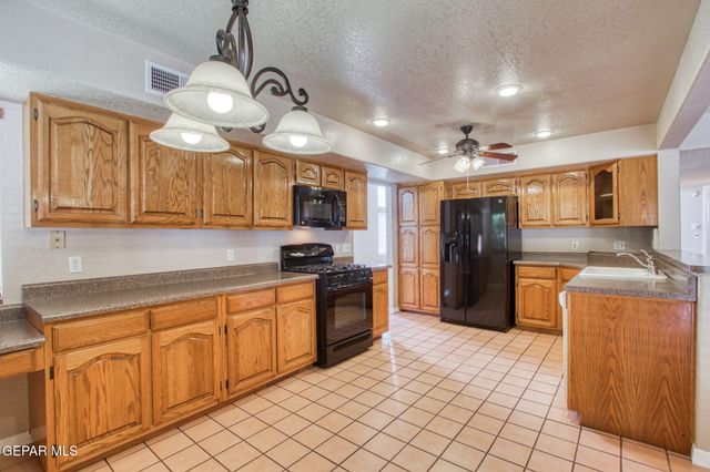 2258 Bill Horn Way, El Paso, TX 79936