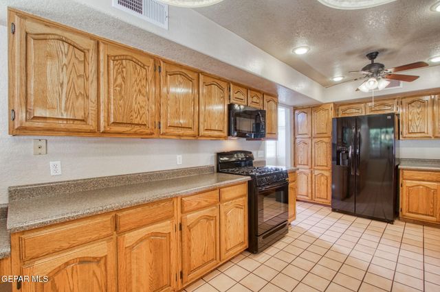 2258 Bill Horn Way, El Paso, TX 79936