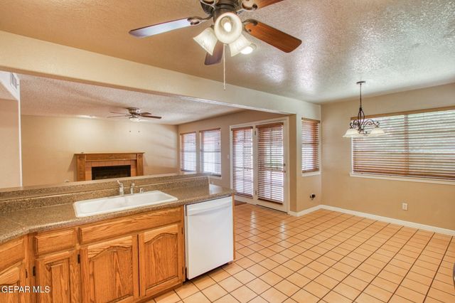 2258 Bill Horn Way, El Paso, TX 79936