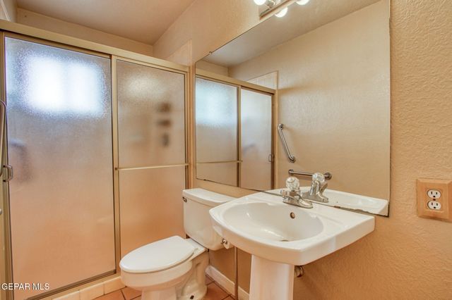 2258 Bill Horn Way, El Paso, TX 79936