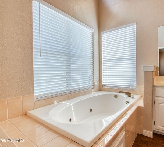 2258 Bill Horn Way, El Paso, TX 79936