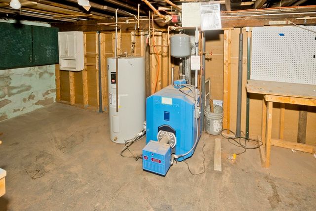 62 Jennings St, Chicopee, MA 01020