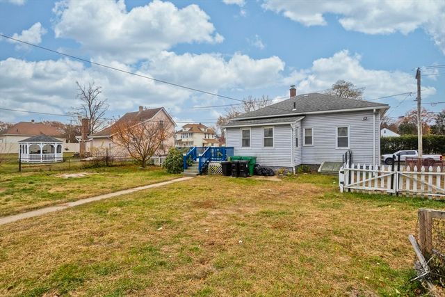 62 Jennings St, Chicopee, MA 01020