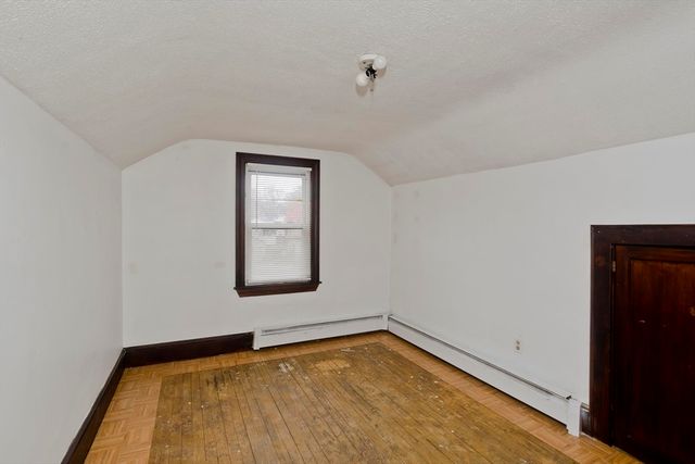 62 Jennings St, Chicopee, MA 01020