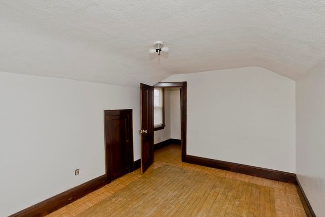 62 Jennings St, Chicopee, MA 01020