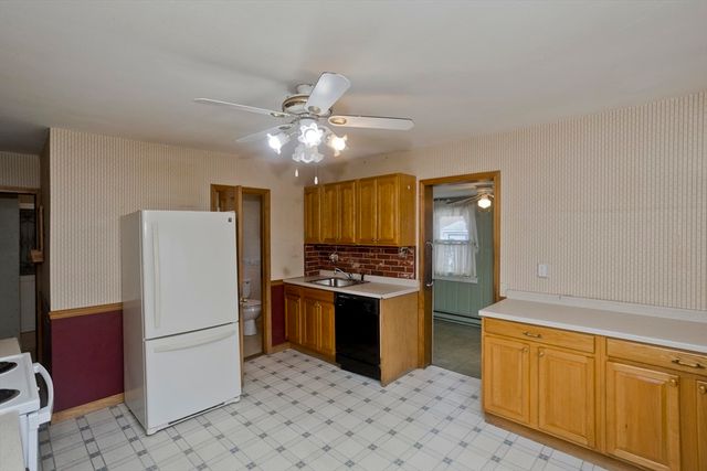 62 Jennings St, Chicopee, MA 01020