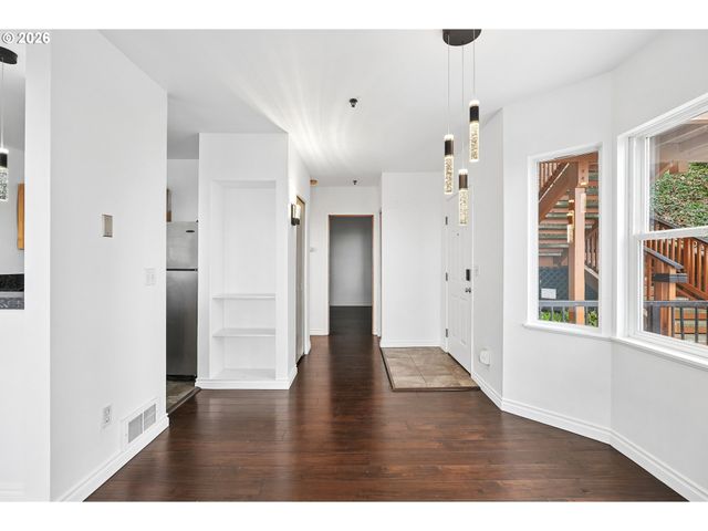 423 Nw UPTOWN Ter 1 B, Portland, OR 97210