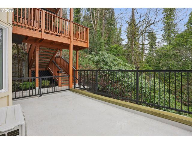 423 Nw UPTOWN Ter 1 B, Portland, OR 97210