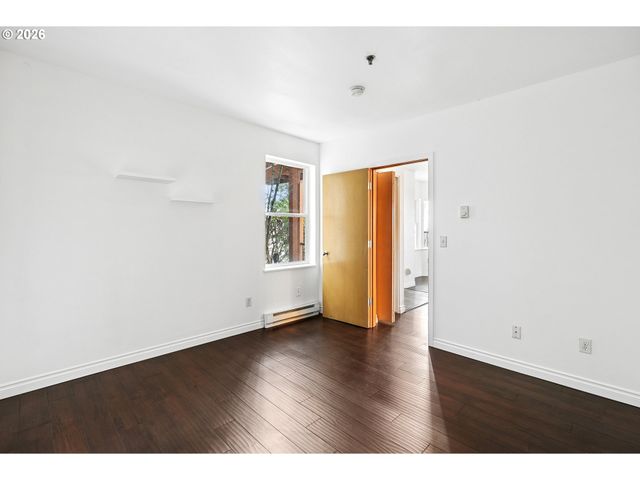 423 Nw UPTOWN Ter 1 B, Portland, OR 97210