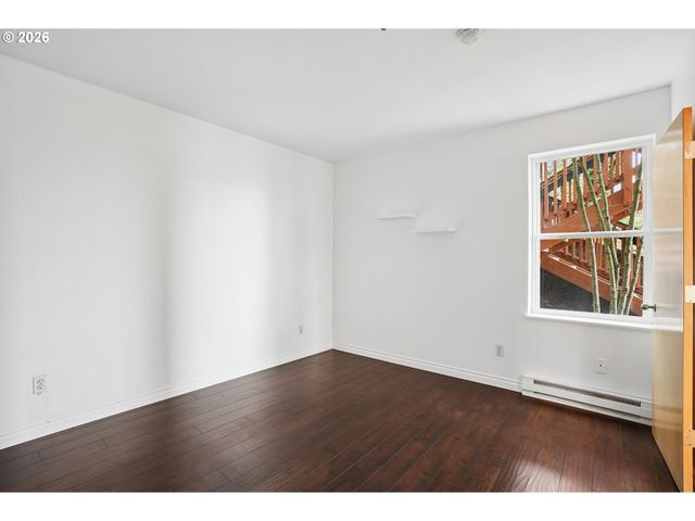 423 Nw UPTOWN Ter 1 B, Portland, OR 97210