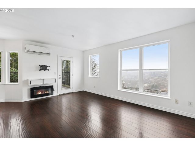 423 Nw UPTOWN Ter 1 B, Portland, OR 97210