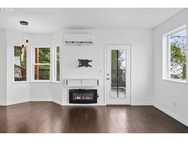 423 Nw UPTOWN Ter 1 B, Portland, OR 97210