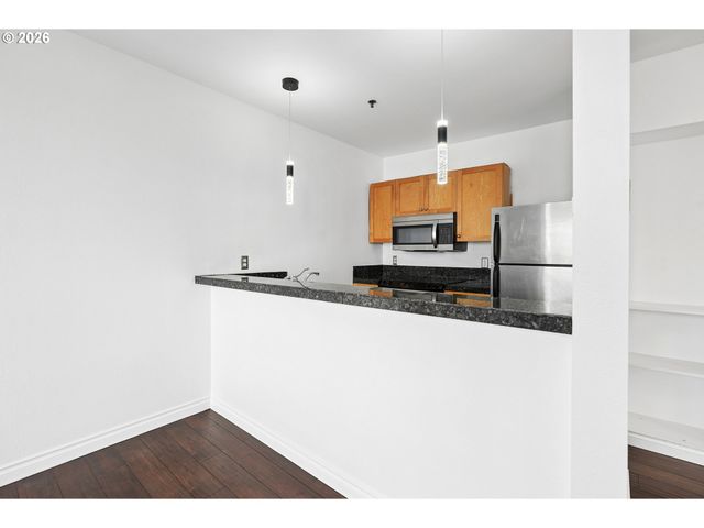 423 Nw UPTOWN Ter 1 B, Portland, OR 97210