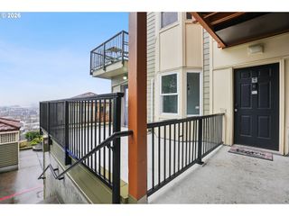 423 Nw UPTOWN Ter 1 B, Portland, OR 97210