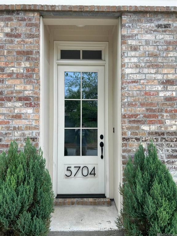 5704 Goodwood Crossing Ln, Baton Rouge, LA 70806