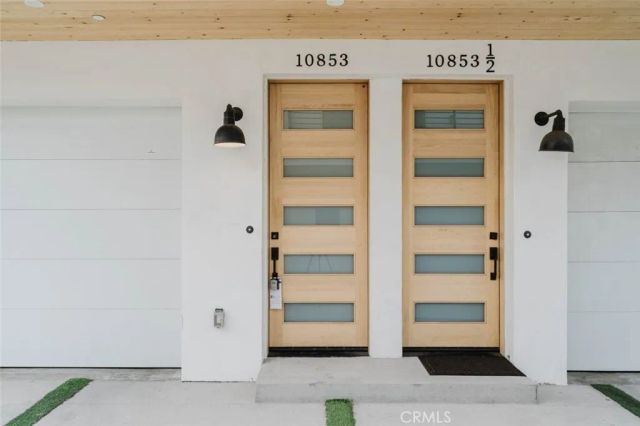 10853 Otsego Street, North Hollywood, CA 91601