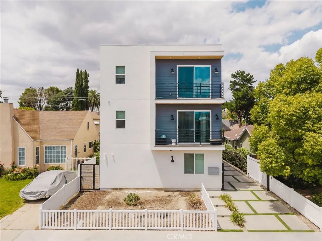 10853 Otsego Street, North Hollywood, CA 91601